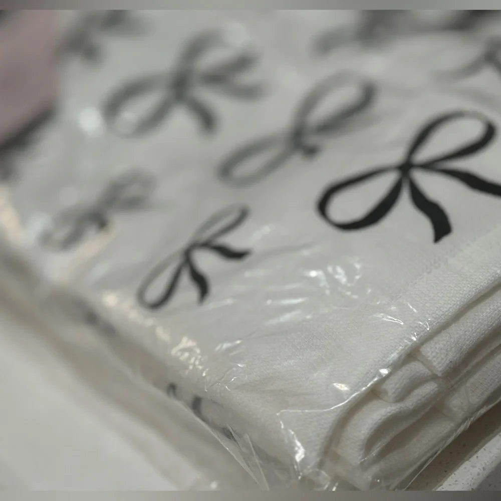 Rachel Zoe BOW Kitchen Towels - Picture 3 of 7